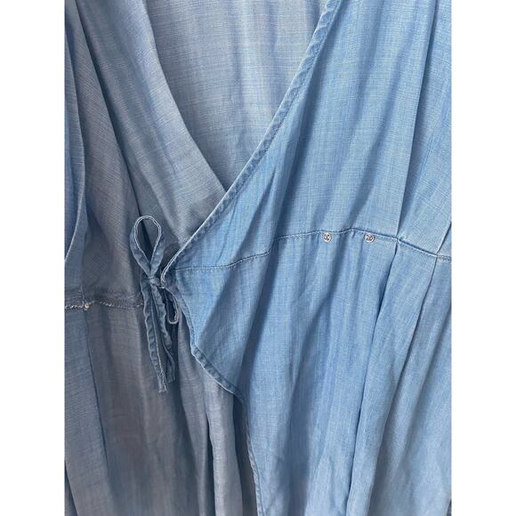GUESS BELL-SLEEVE CHAMBRAY WRAP DRESS NWOT SIZE XS - Picture 7 of 10